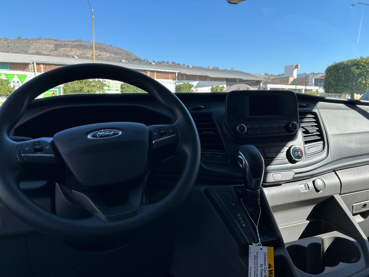 Ford Transit 2023 250 V6 Automático Blanco