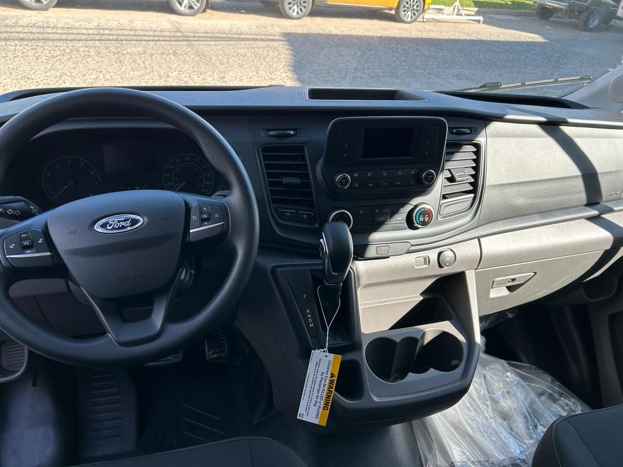 Ford Transit 2023 250 V6 Automático Blanco