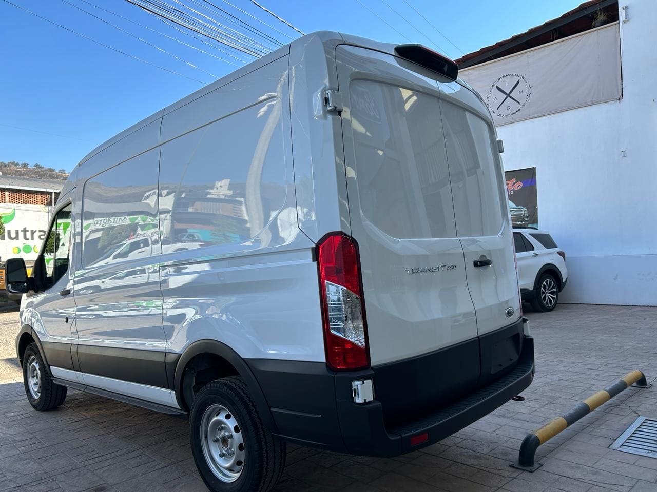 Ford Transit 2023 250 V6 Automático Blanco