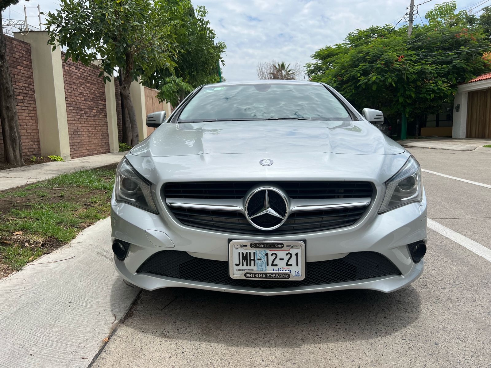 Mercedes-Benz Clase CLA 2016 180 CGI Automático Plata