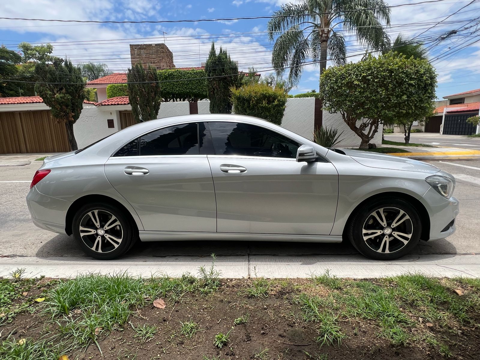 Mercedes-Benz Clase CLA 2016 180 CGI Automático Plata