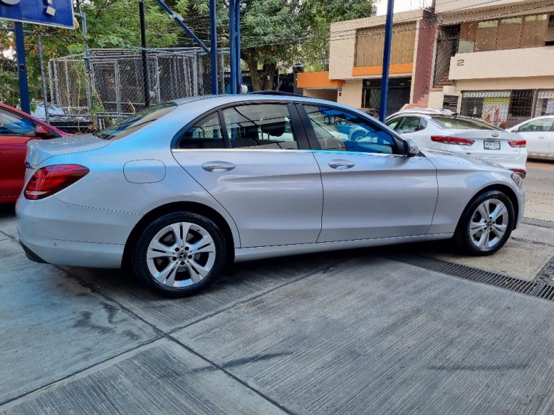 Mercedes-Benz Clase C 2018 200 SPORT Automático Plata