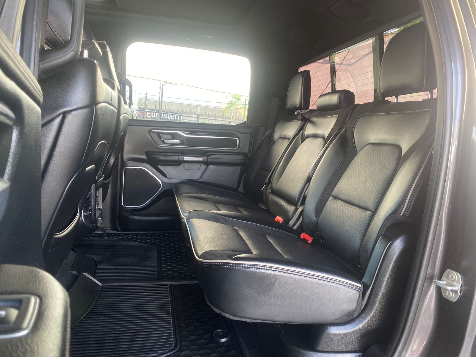 RAM 2500 2021 Laramie Sport Ram Box Automático Gris