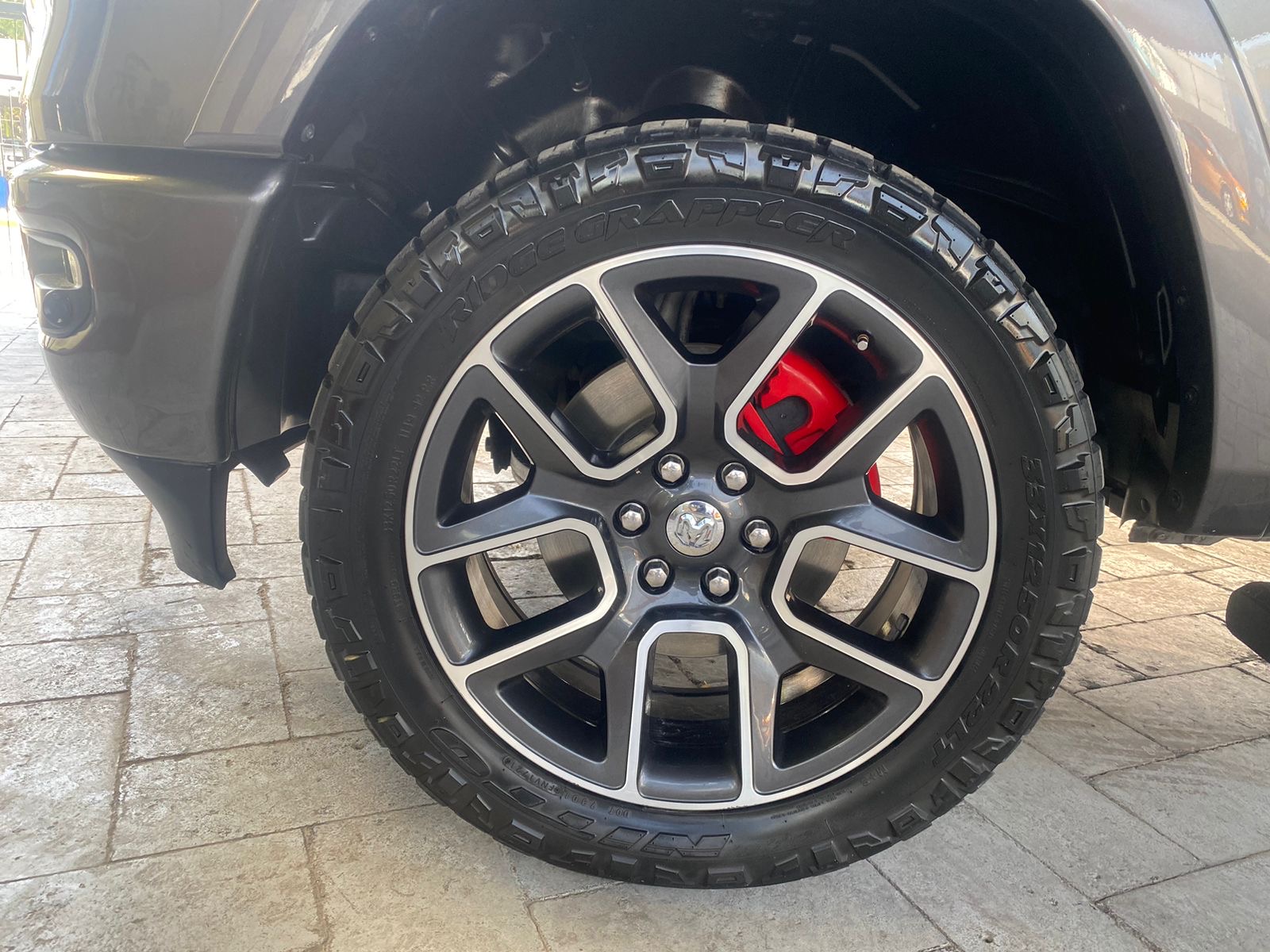 RAM 2500 2021 Laramie Sport Ram Box Automático Gris