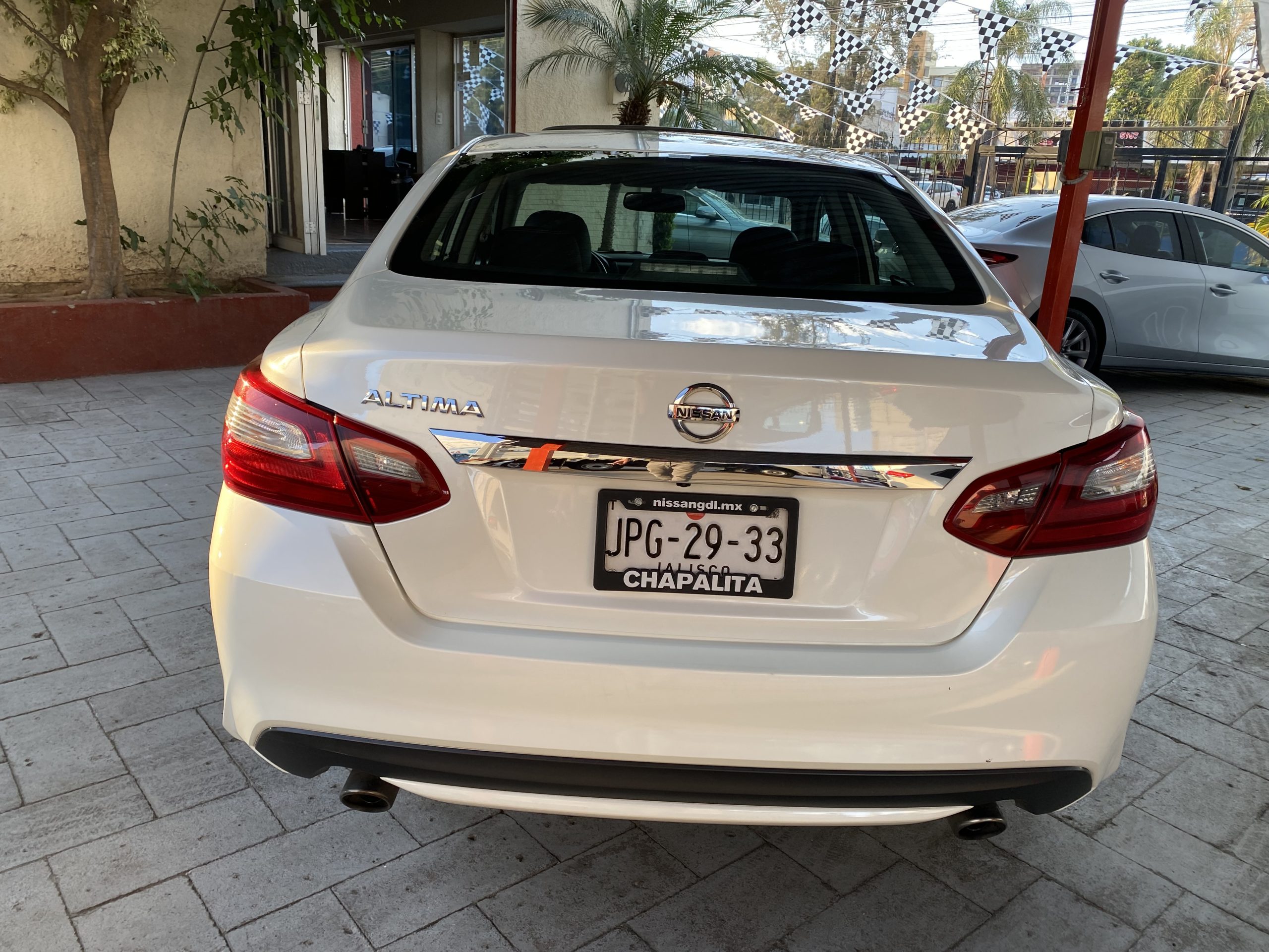 Nissan Altima 2018 Advance Navy Automático Blanco