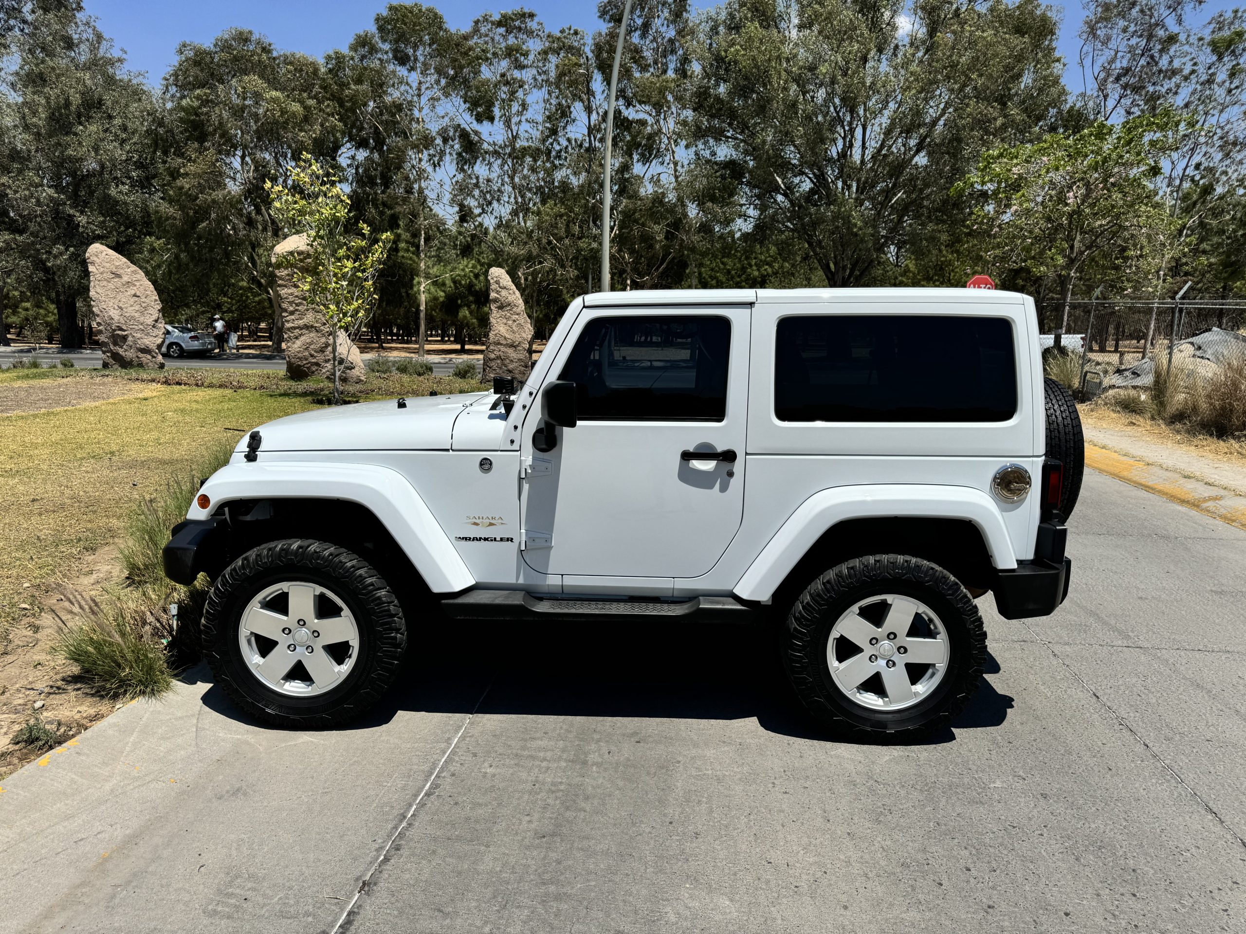 Jeep Wrangler 2011 Sahara Automático Blanco