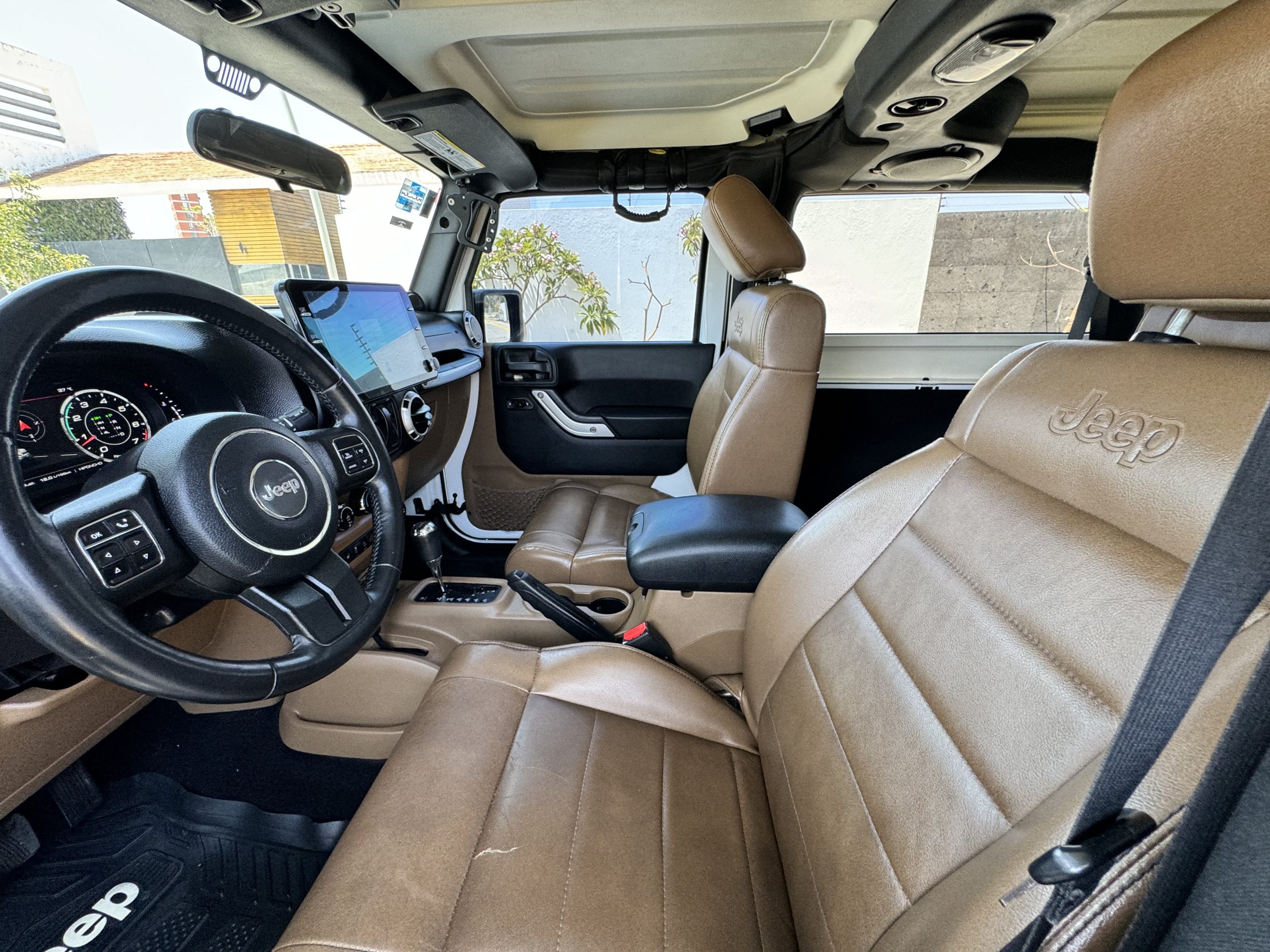 Jeep Wrangler 2011 Sahara Automático Blanco