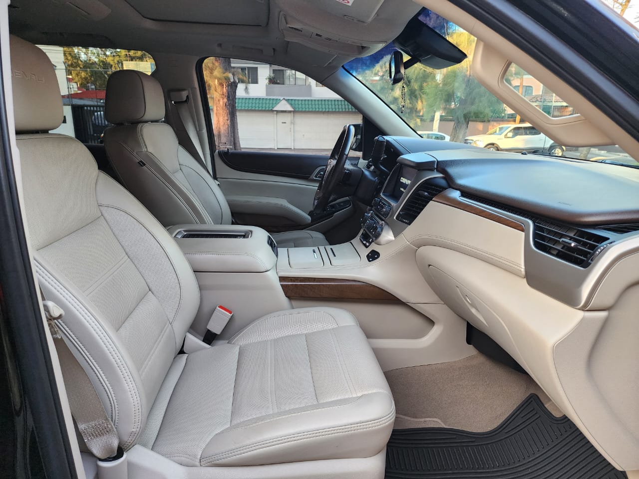 GMC Yukon 2019 DENALI 4X4 Automático Negro
