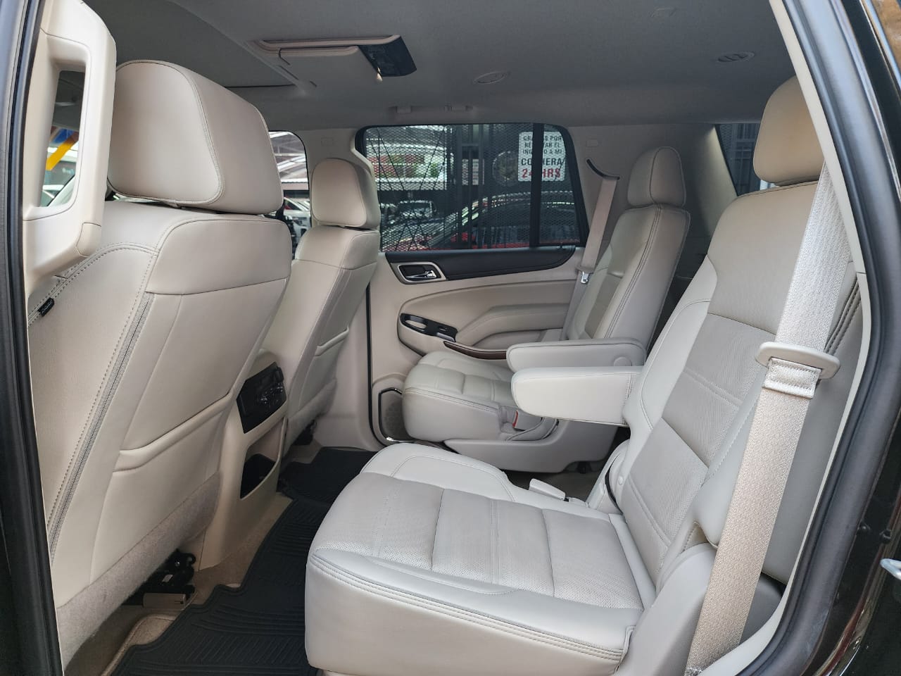 GMC Yukon 2019 DENALI 4X4 Automático Negro