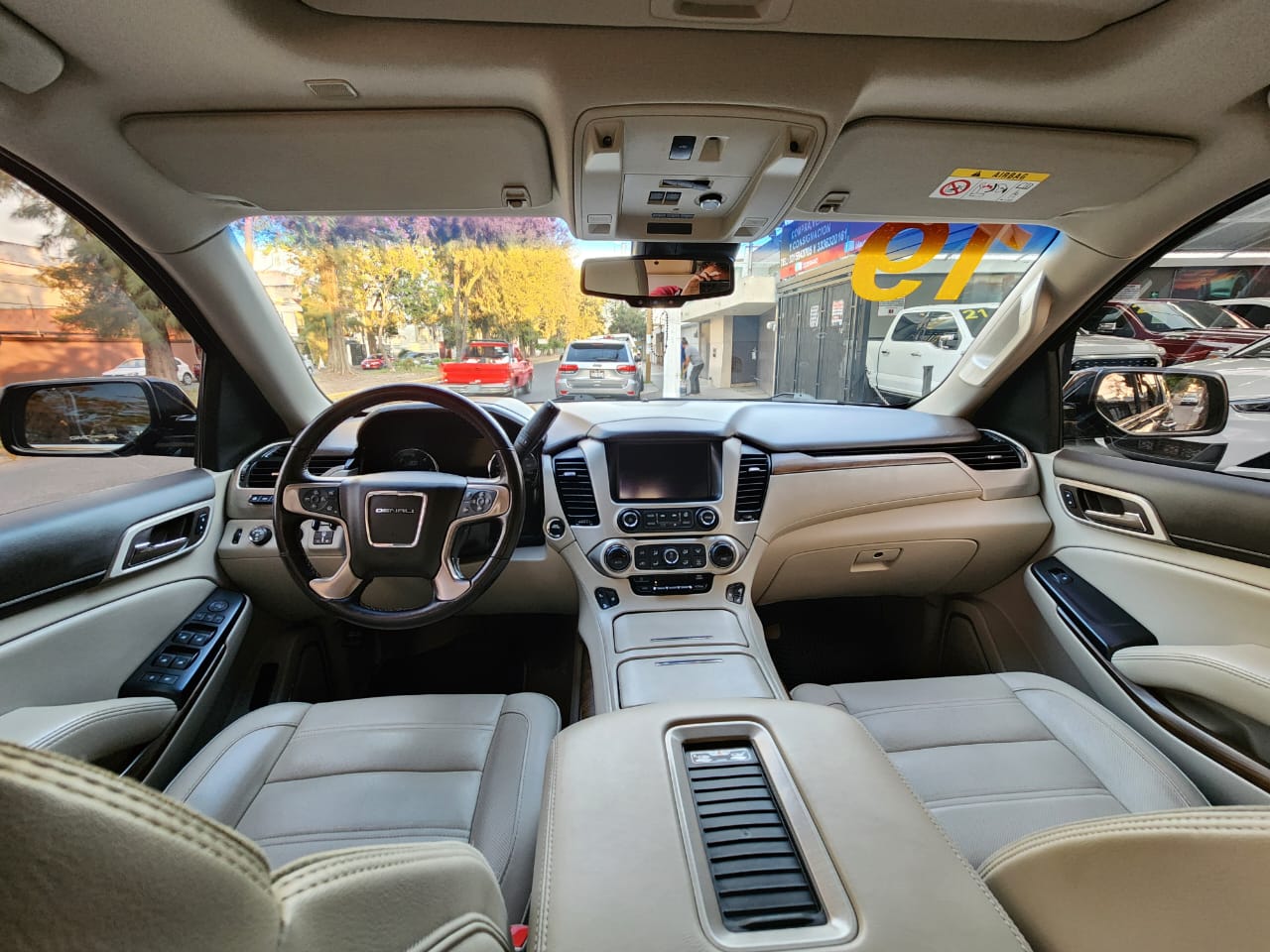 GMC Yukon 2019 DENALI 4X4 Automático Negro