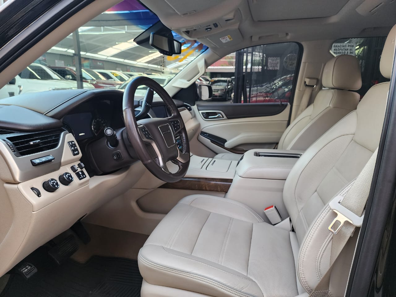 GMC Yukon 2019 DENALI 4X4 Automático Negro