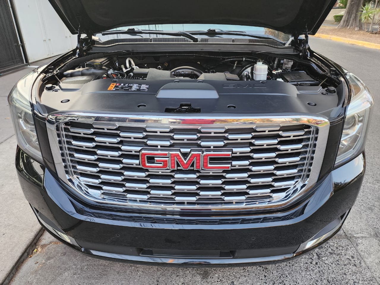 GMC Yukon 2019 DENALI 4X4 Automático Negro