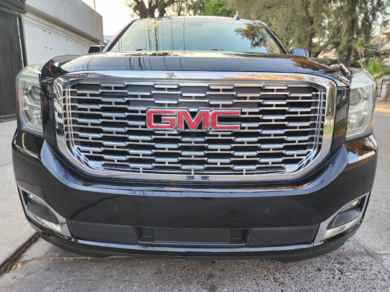 GMC Yukon 2019 DENALI 4X4 Automático Negro