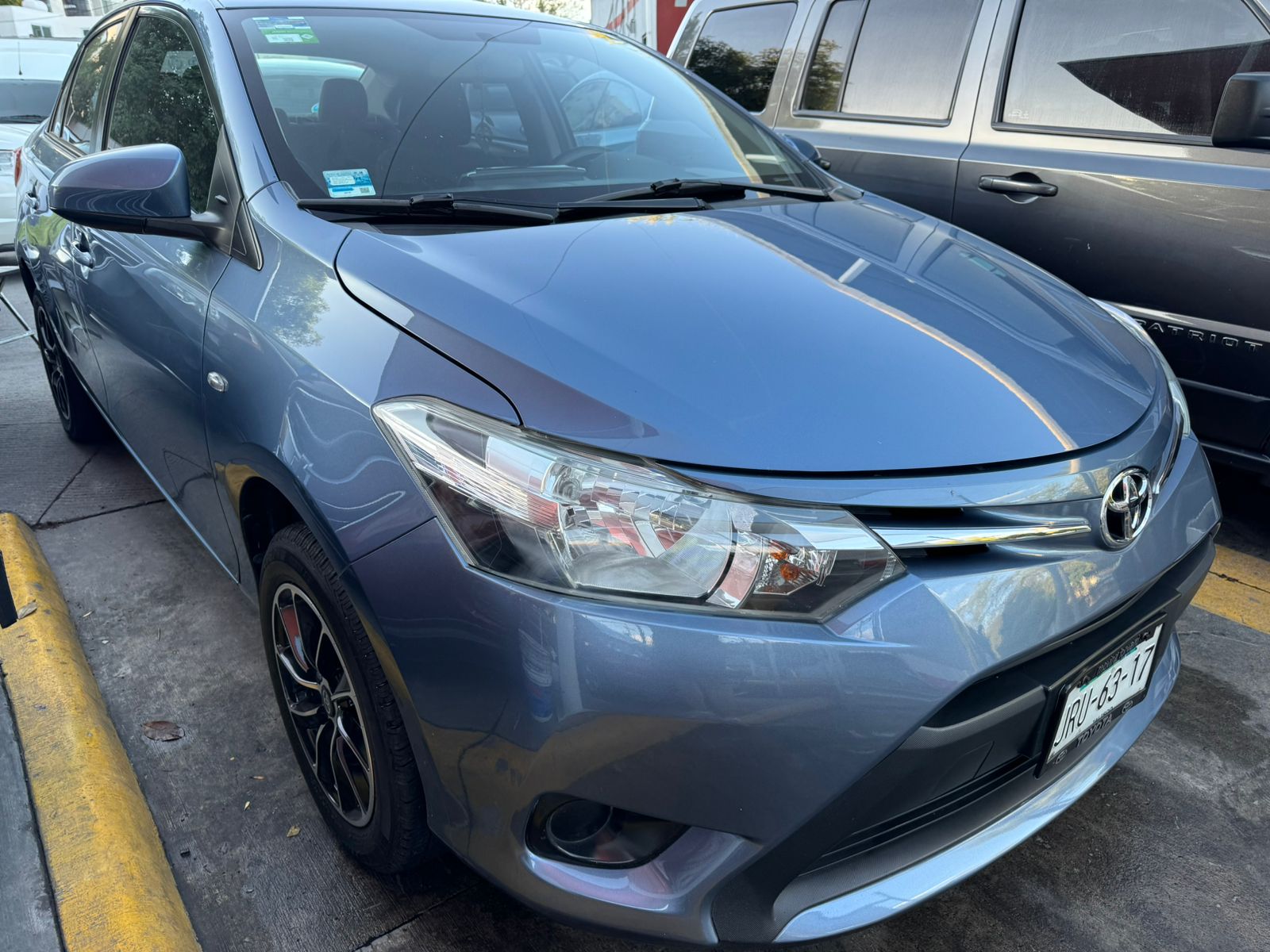 Toyota Yaris 2017 Core Automático Azul