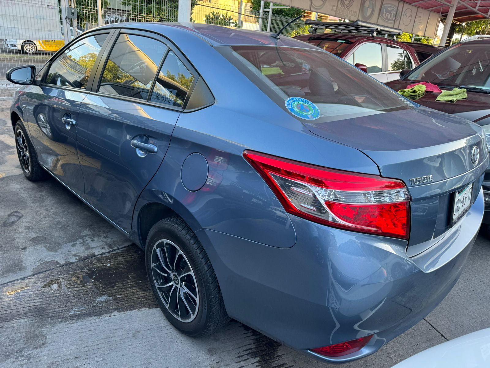 Toyota Yaris 2017 Core Automático Azul