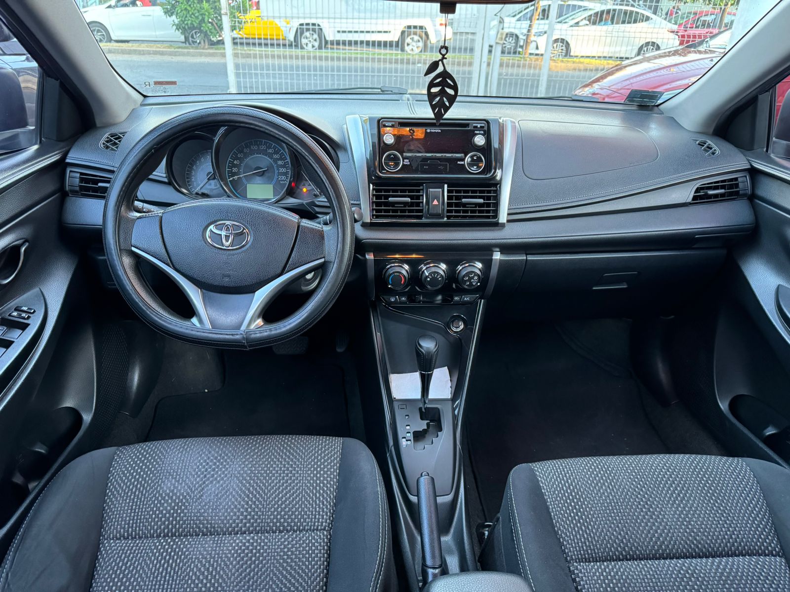 Toyota Yaris 2017 Core Automático Azul