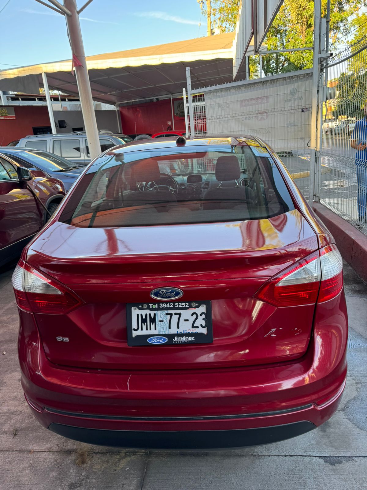 Ford Fiesta 2016 SE Automático Rojo