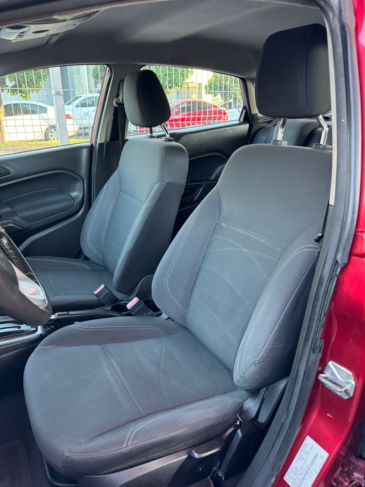 Ford Fiesta 2016 SE Automático Rojo