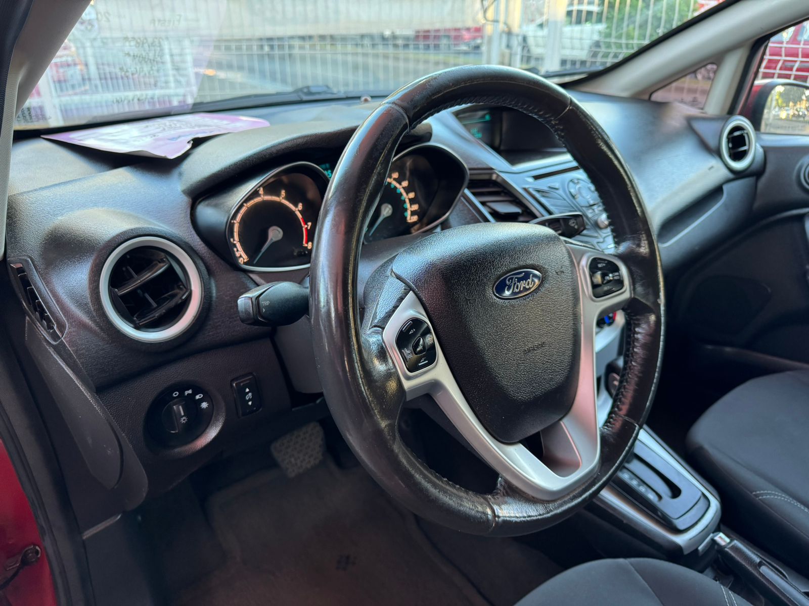 Ford Fiesta 2016 SE Automático Rojo