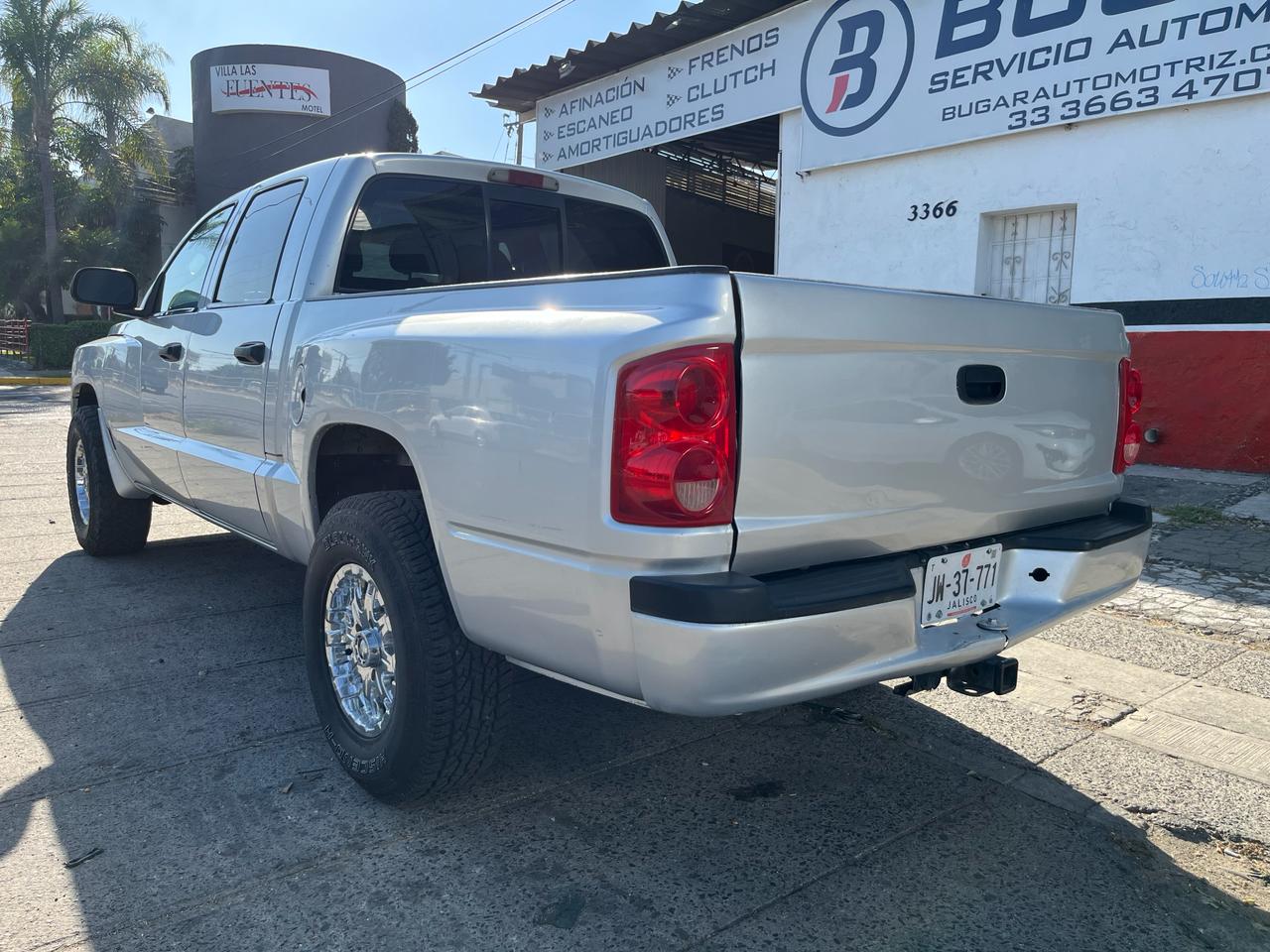 Dodge Dakota 2012 SLT Automático Plata