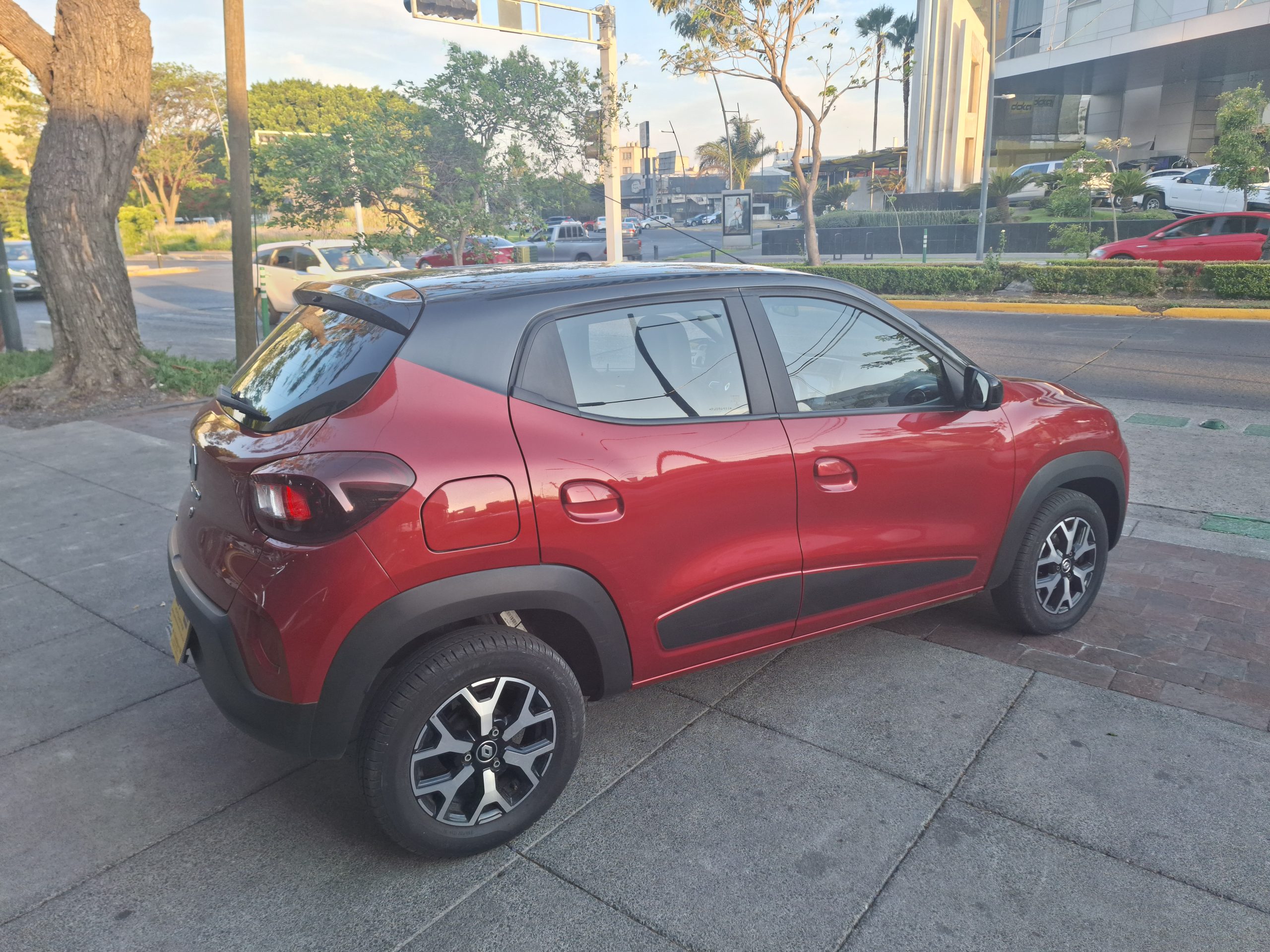 Renault Kwid 2023 Bitono Manual Rojo