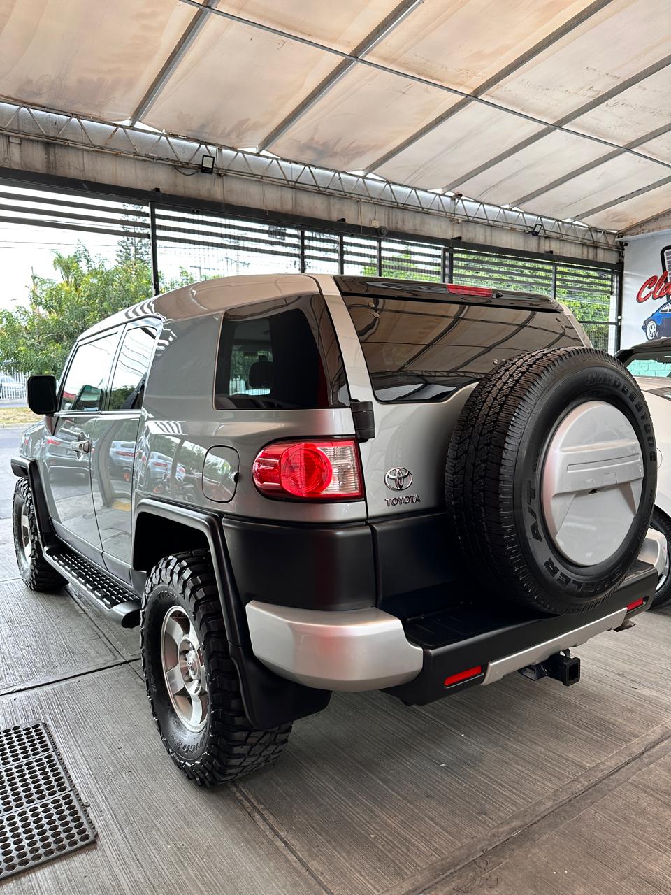 Toyota FJ Cruiser 2009 Core Automático Gris