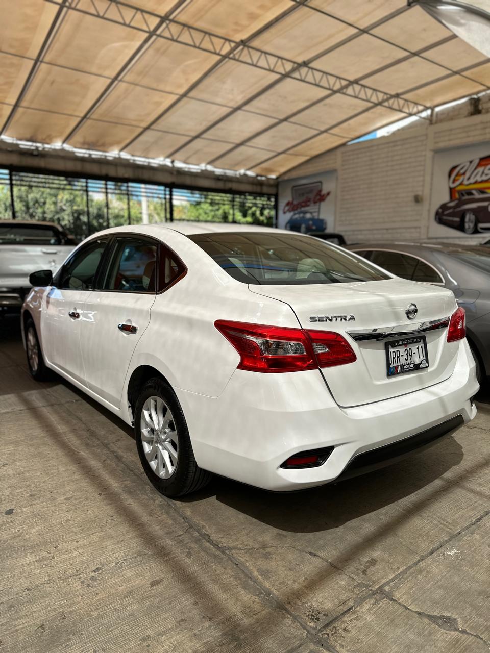 Nissan Sentra 2018 Advance Automático Blanco