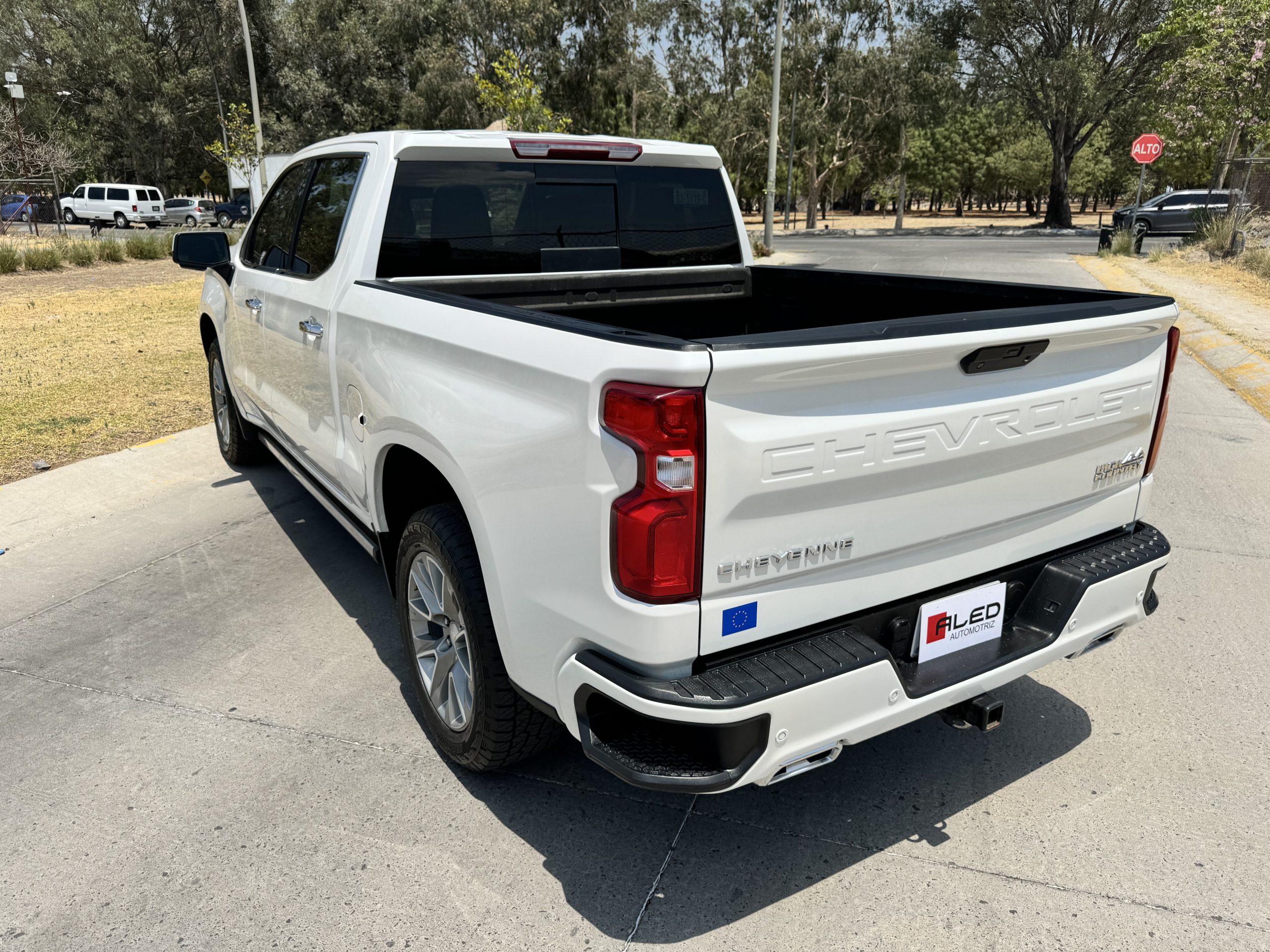 Chevrolet Cheyenne 2021 High Country Automático Blanco