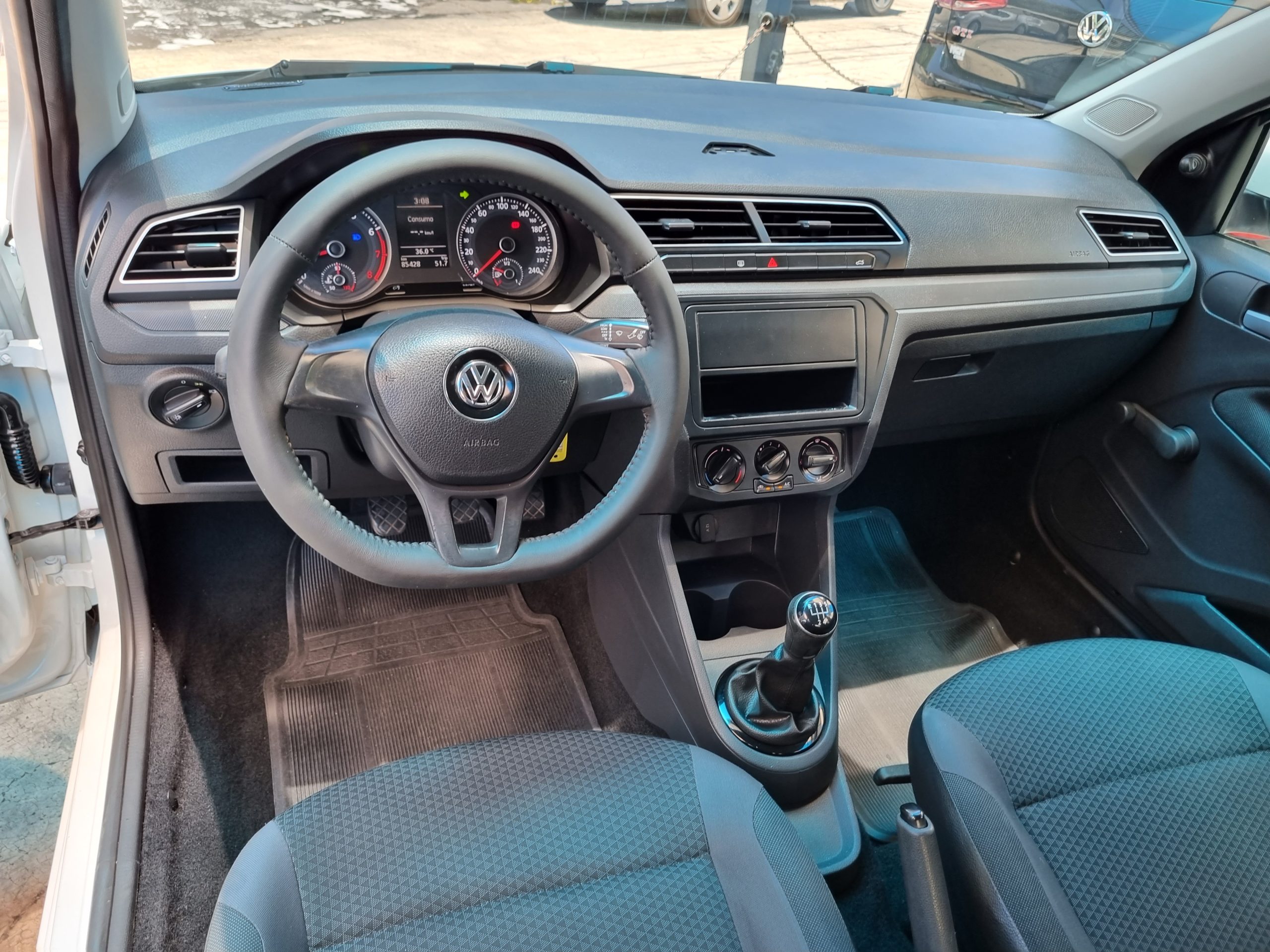 Volkswagen Gol 2018 TRENDLINE Manual Blanco