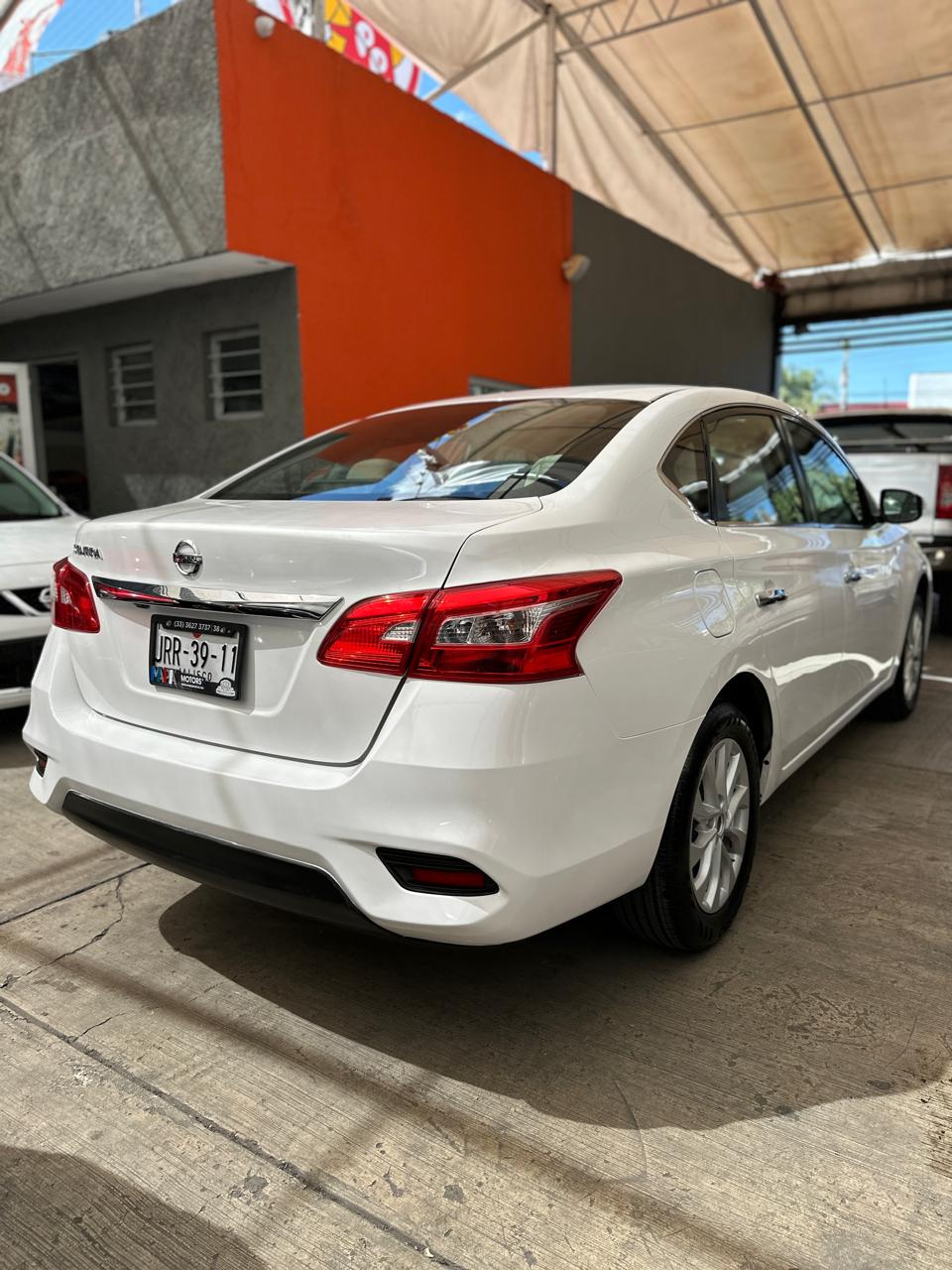 Nissan Sentra 2018 Advance Automático Blanco