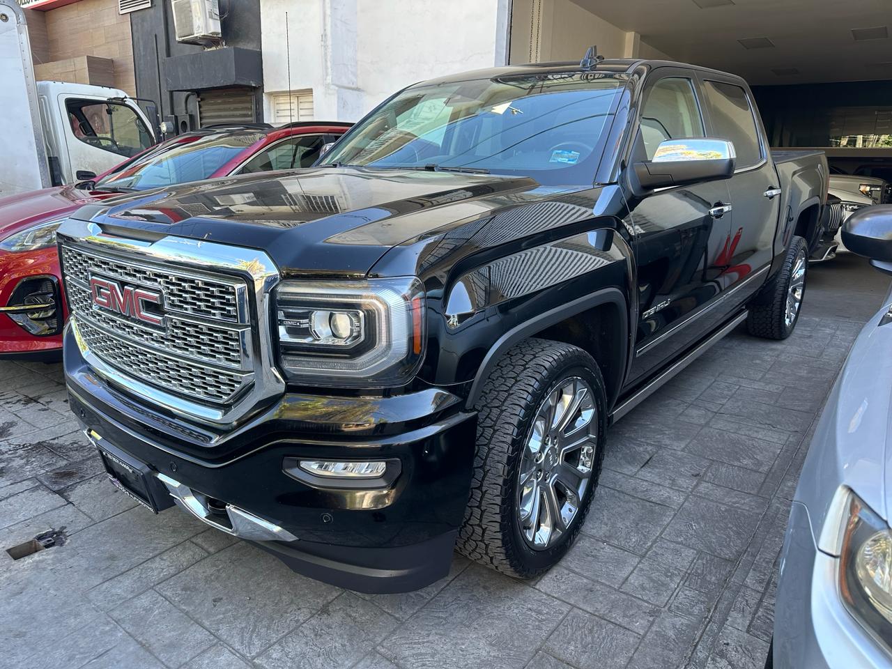 GMC Sierra DENALI 6.2L 2018
