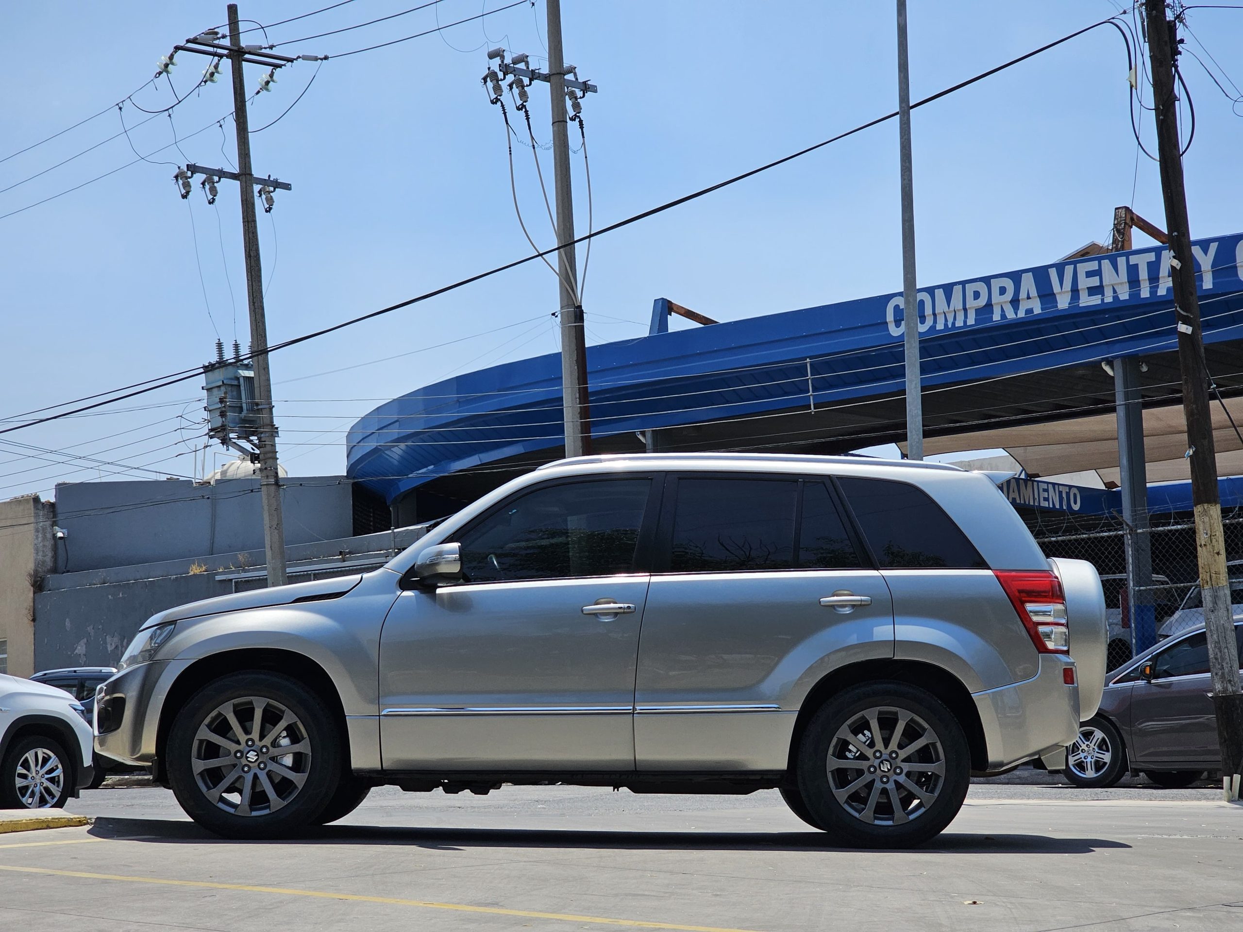 Suzuki Grand Vitara 2015 Special Automático Plata