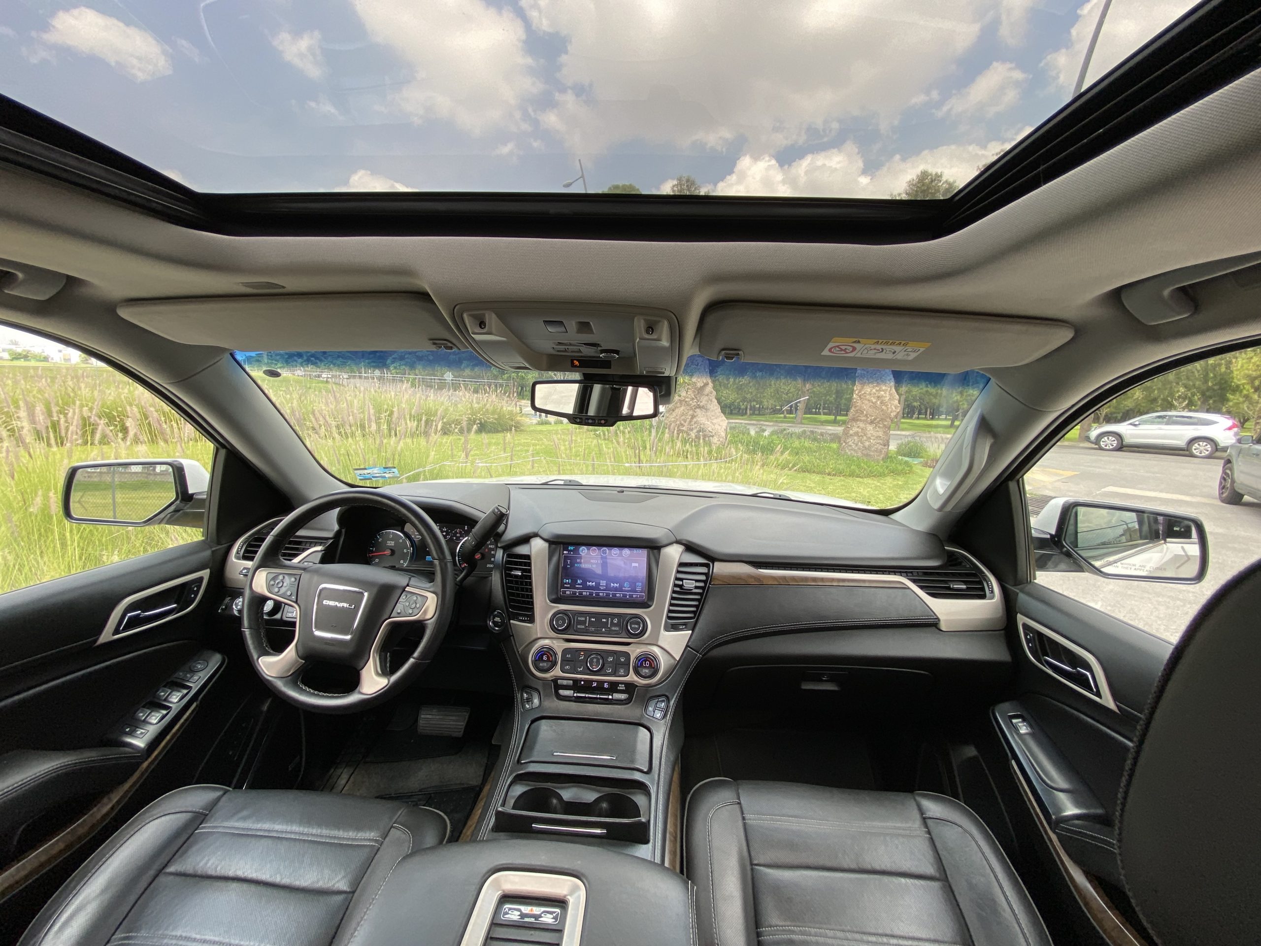 GMC Yukon 2018 DENALI Automático Blanco