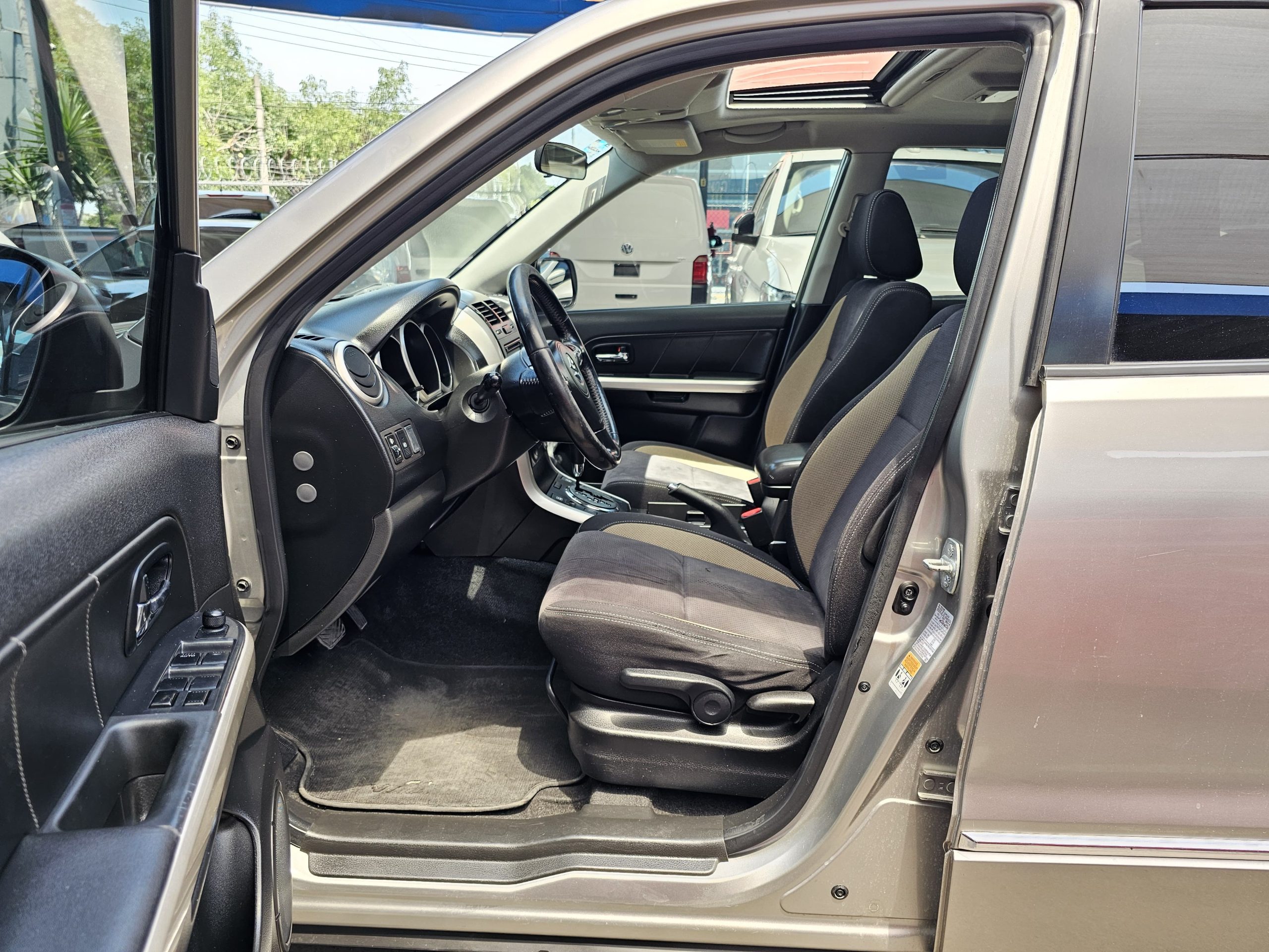 Suzuki Grand Vitara 2015 Special Automático Plata