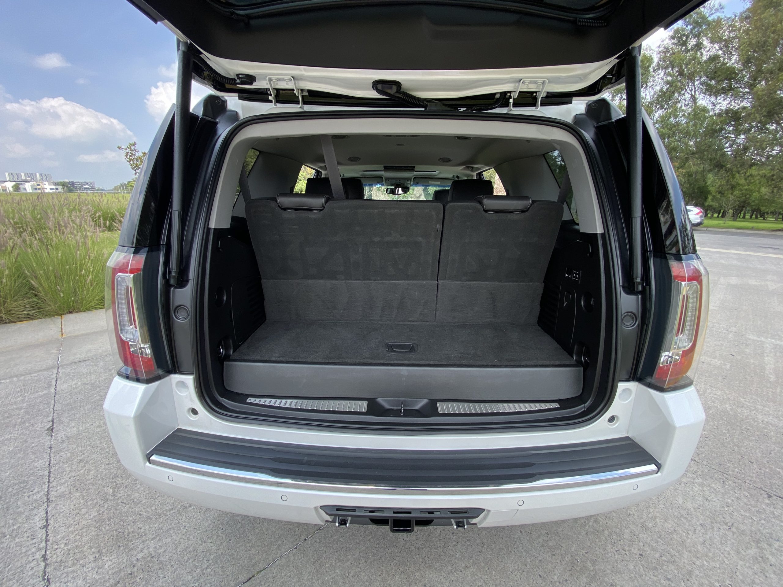GMC Yukon 2018 DENALI Automático Blanco
