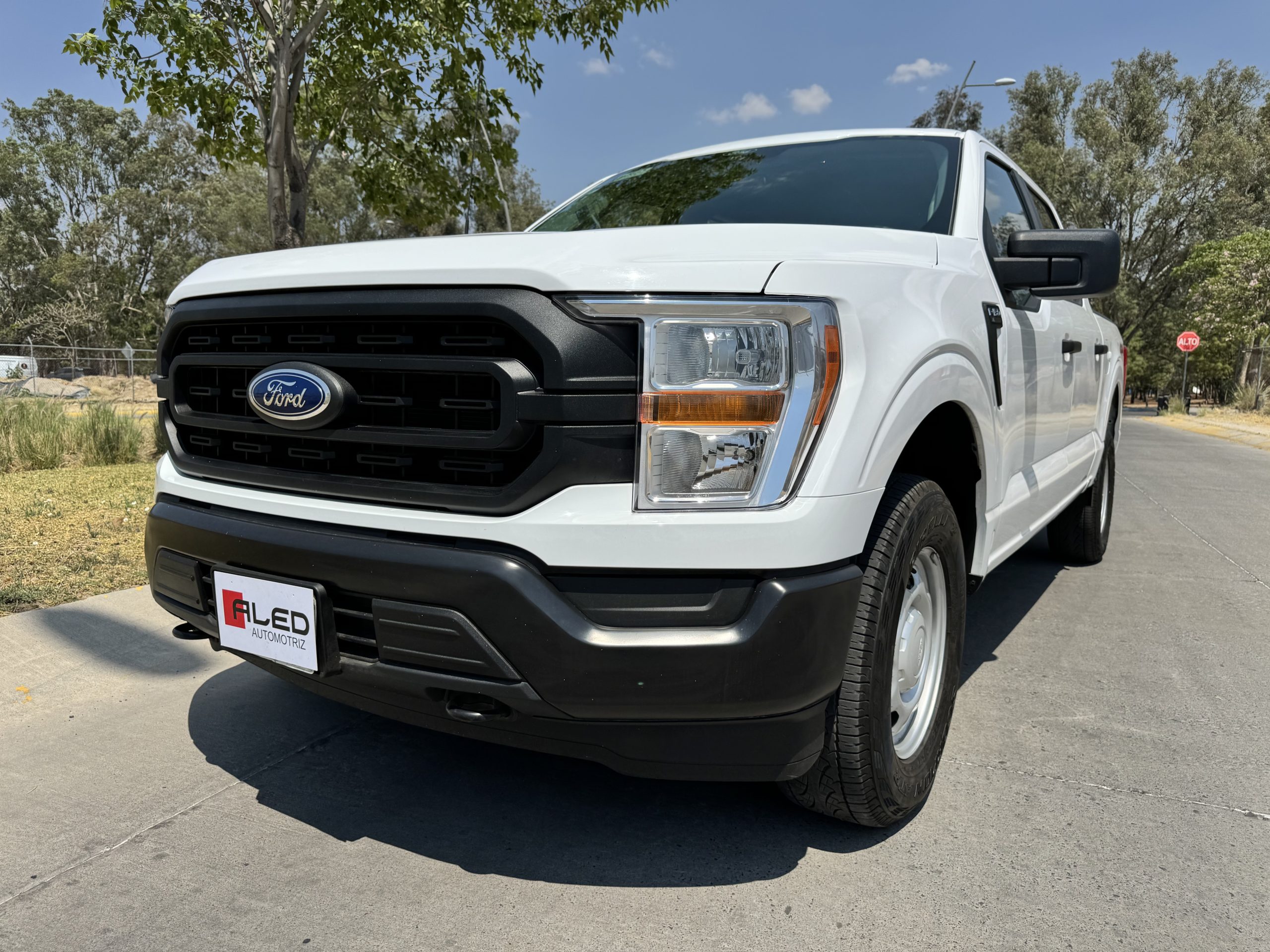 Ford F150 2022 XLT Automático Blanco