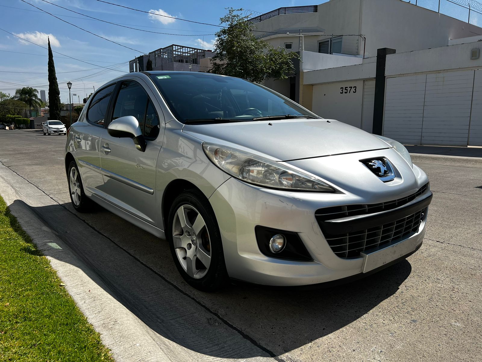 Peugeot 207 2013 FELINE Manual Plata