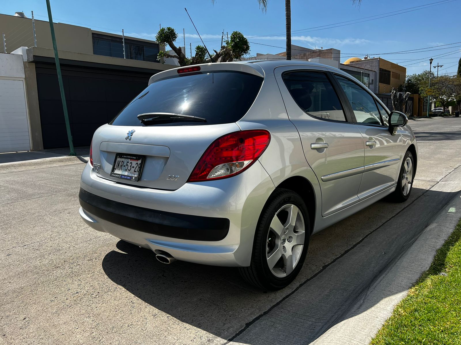 Peugeot 207 2013 FELINE Manual Plata