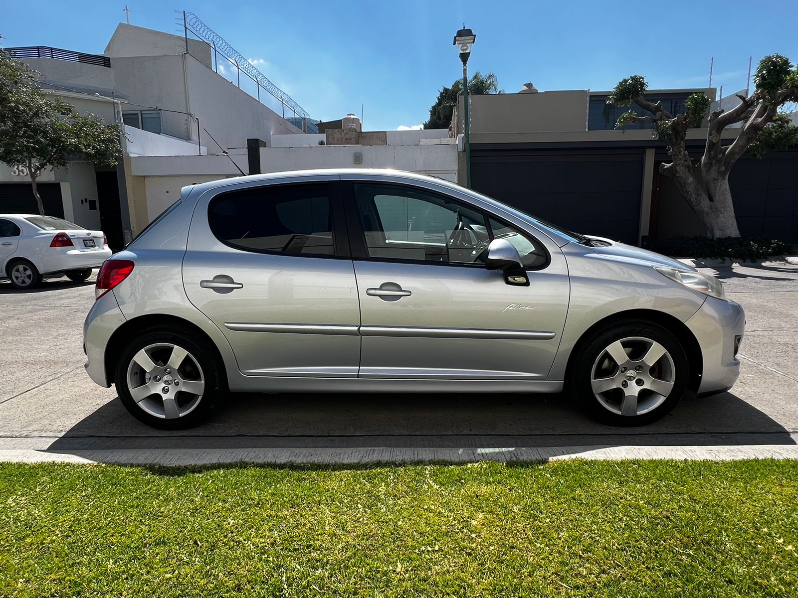 Peugeot 207 2013 FELINE Manual Plata