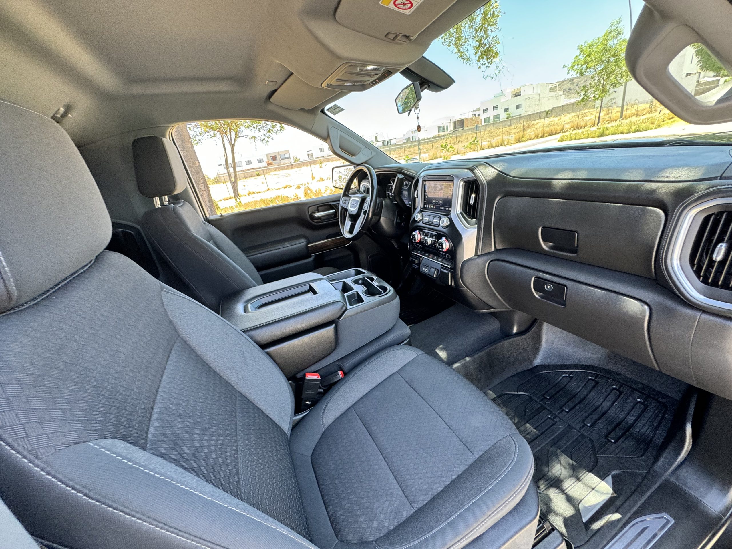 GMC Sierra 2022 SLE Automático Café