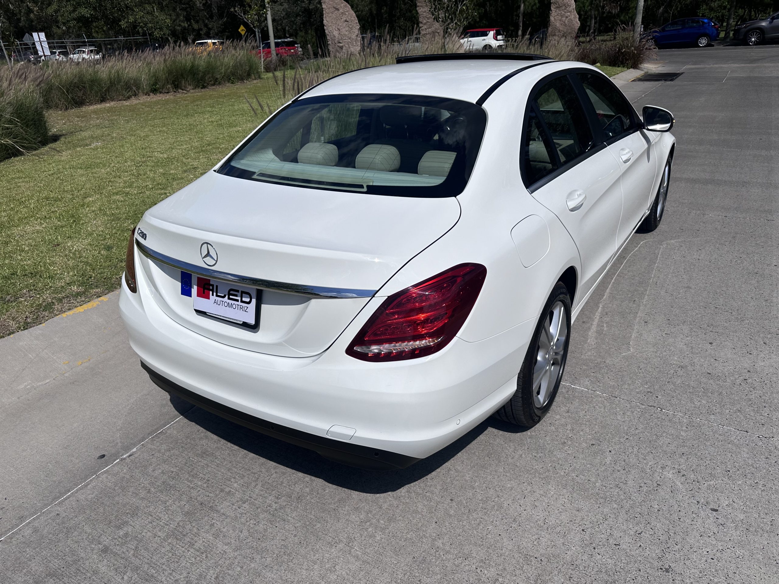 Mercedes-Benz Clase C 2017 200 Exclusive Automático Blanco