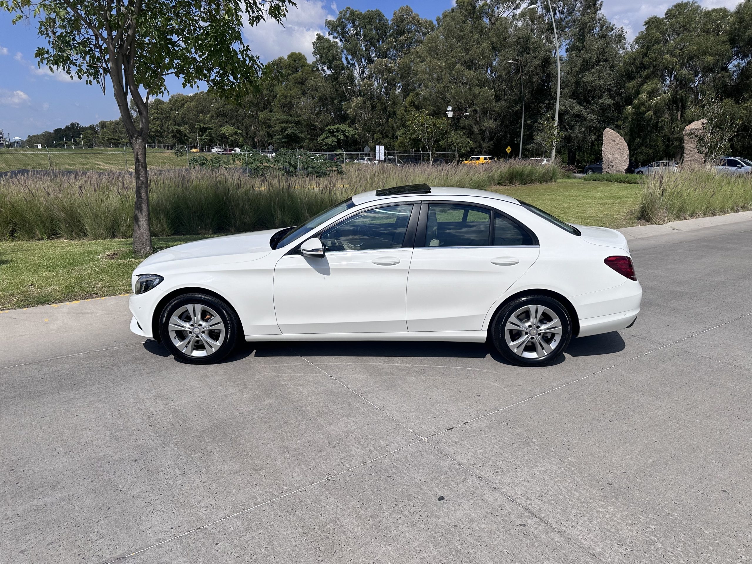 Mercedes-Benz Clase C 2017 200 Exclusive Automático Blanco