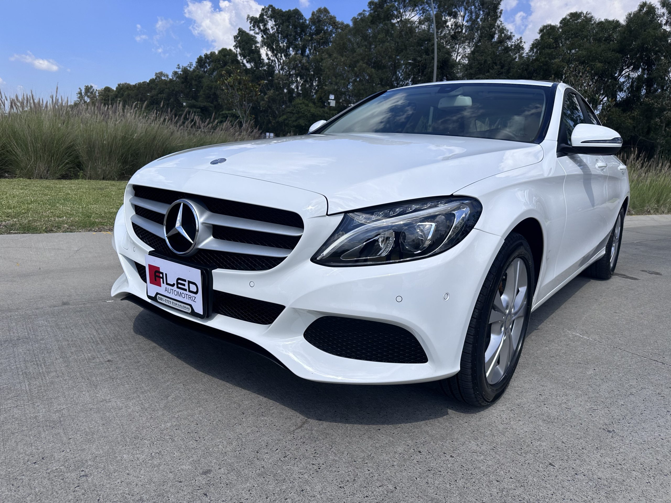 Mercedes-Benz Clase C 2017 200 Exclusive Automático Blanco