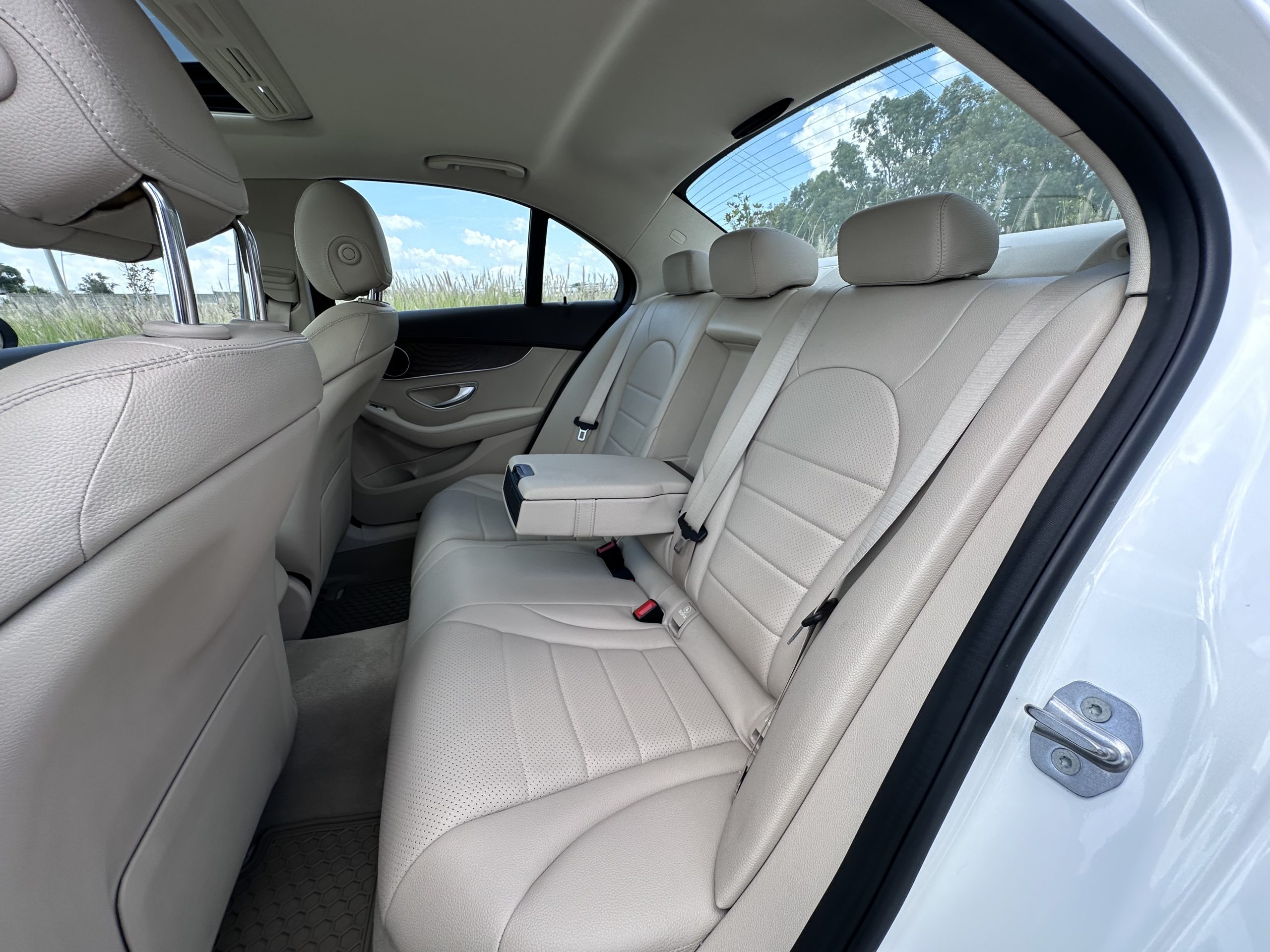 Mercedes-Benz Clase C 2017 200 Exclusive Automático Blanco