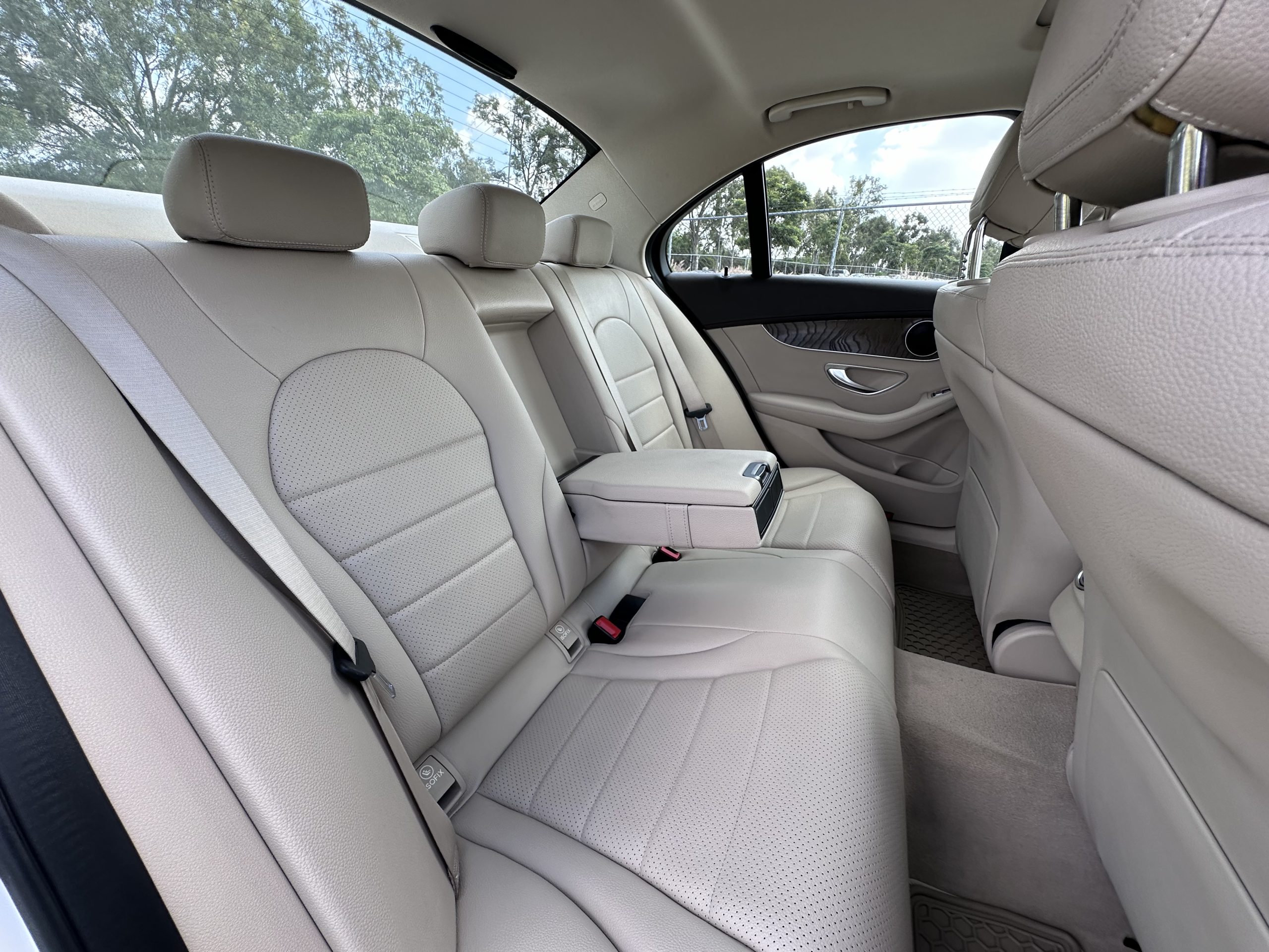 Mercedes-Benz Clase C 2017 200 Exclusive Automático Blanco