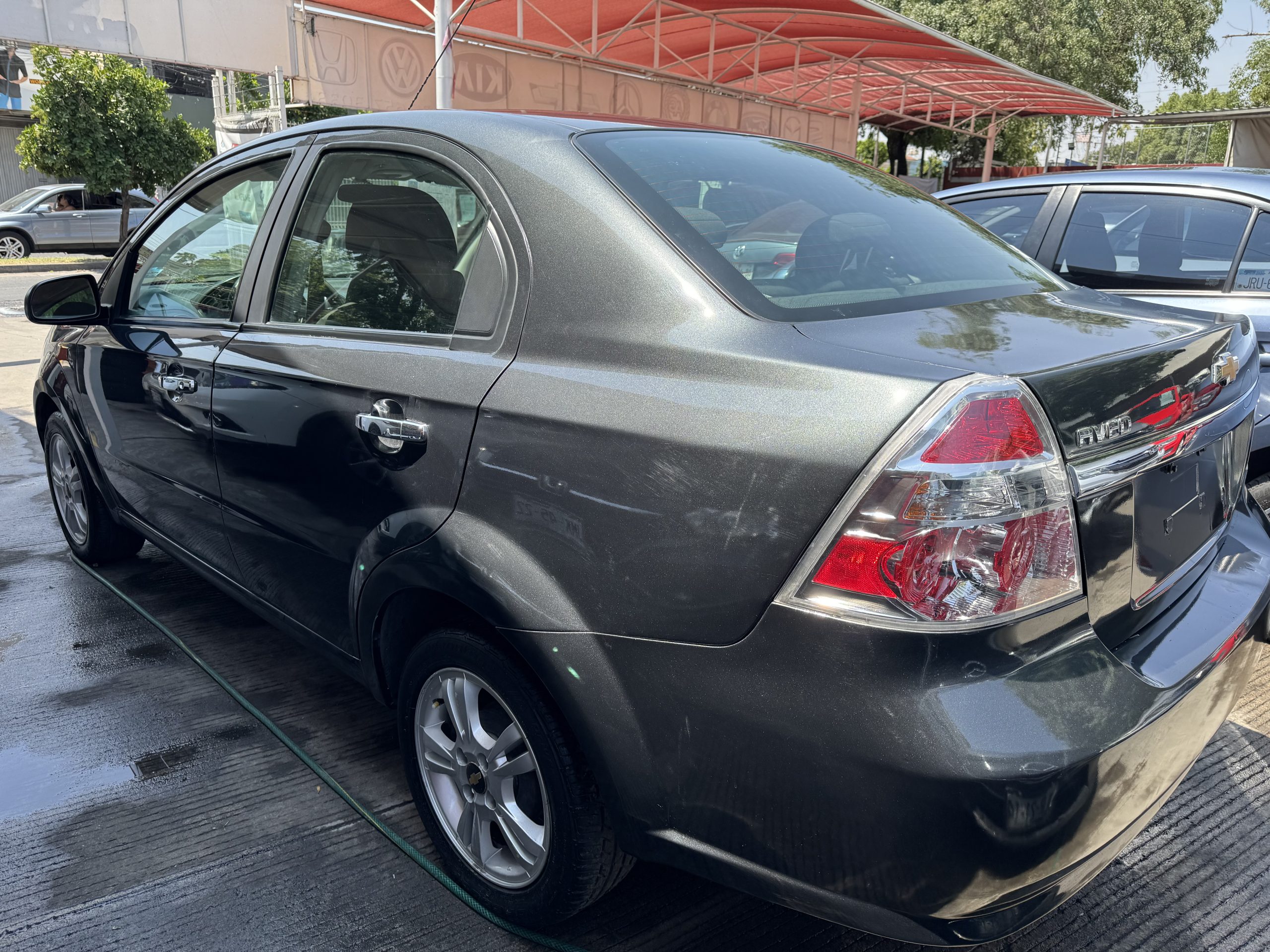 Chevrolet Aveo 2018 Ltz Automático Gris