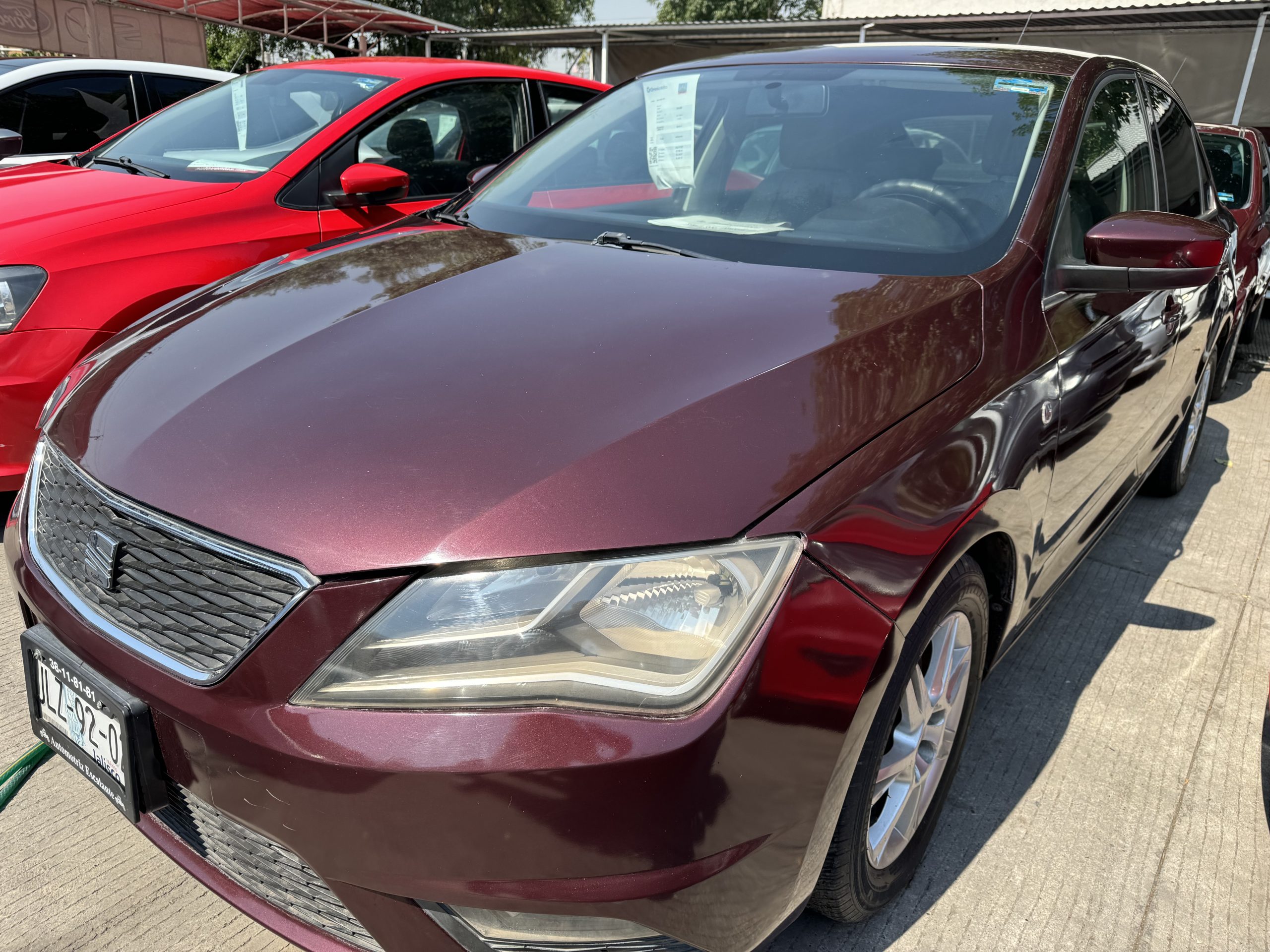 Seat Toledo 2013 1.4 turbo Automático Morado