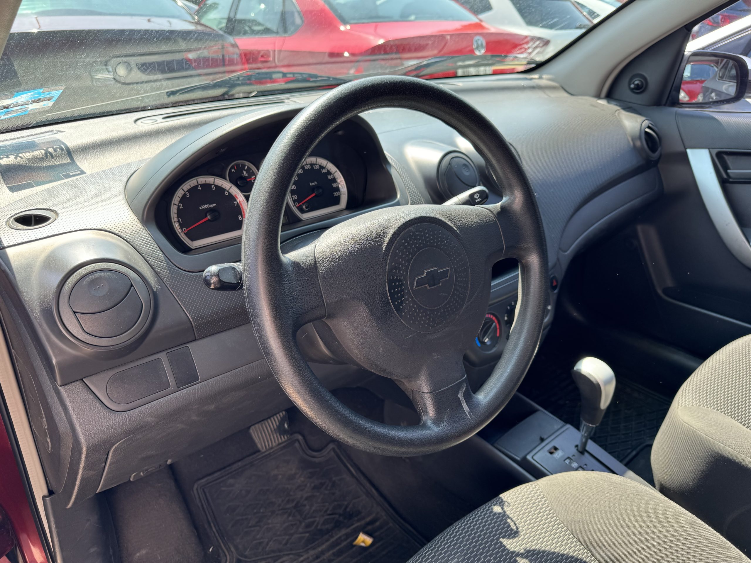 Chevrolet Aveo 2013 Ls Automático Rojo