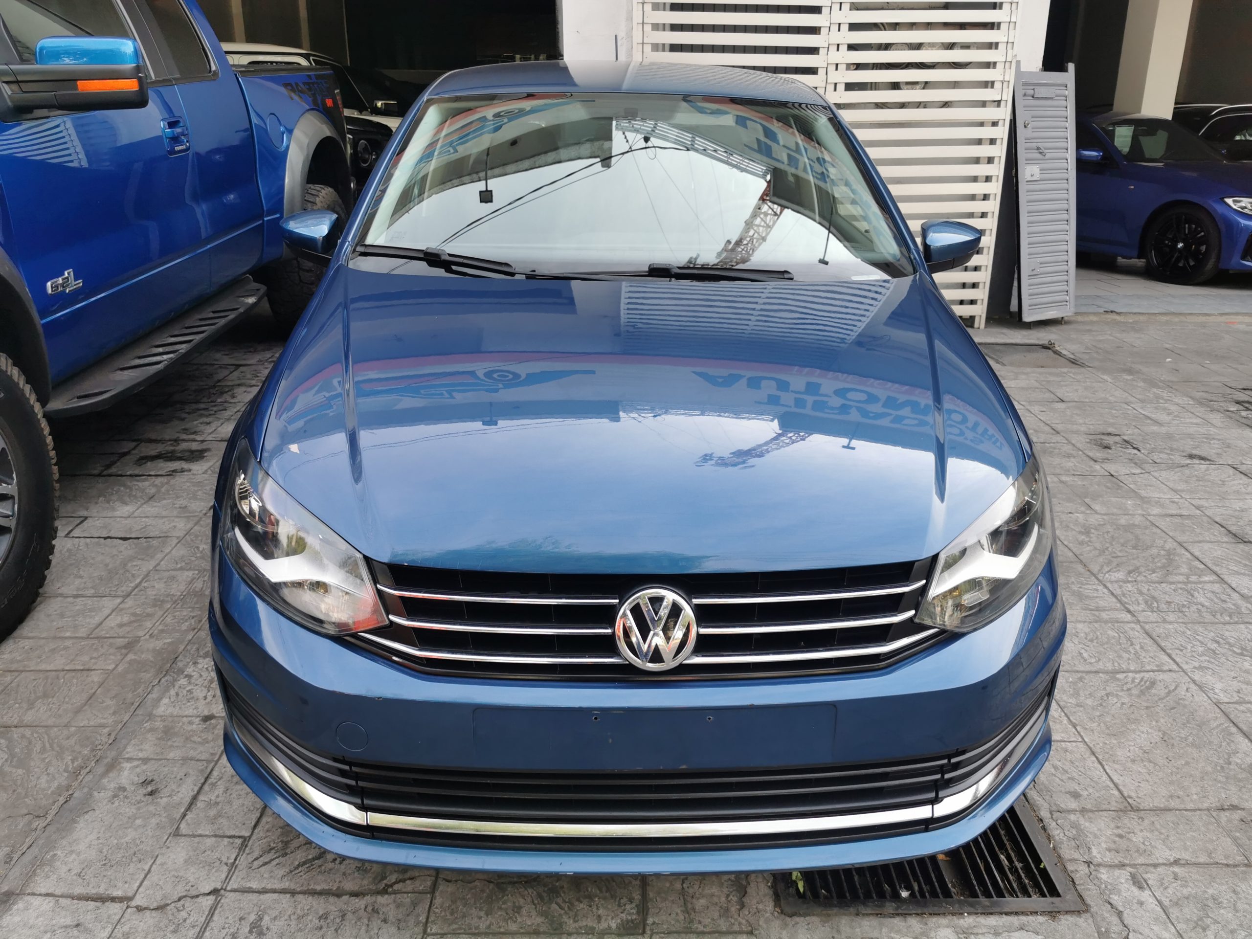 Volkswagen Vento 2018 CONFORLINE Automático Azul