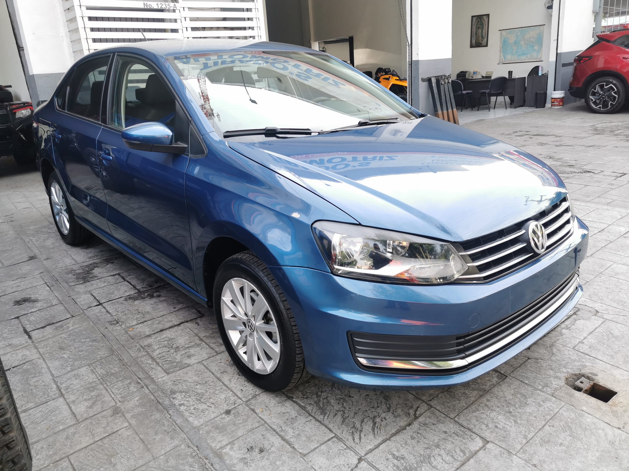 Volkswagen Vento 2018 CONFORLINE Automático Azul